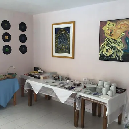 Basil Aparthotel Planos