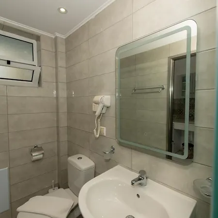 Basil Aparthotel Planos