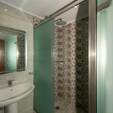 Basil 2* تسيليفي