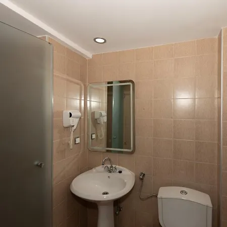 Basil Aparthotel Planos