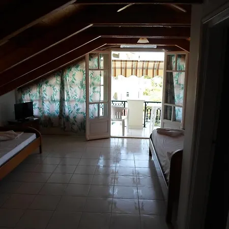 Hotel apartamentowy Basil 2*